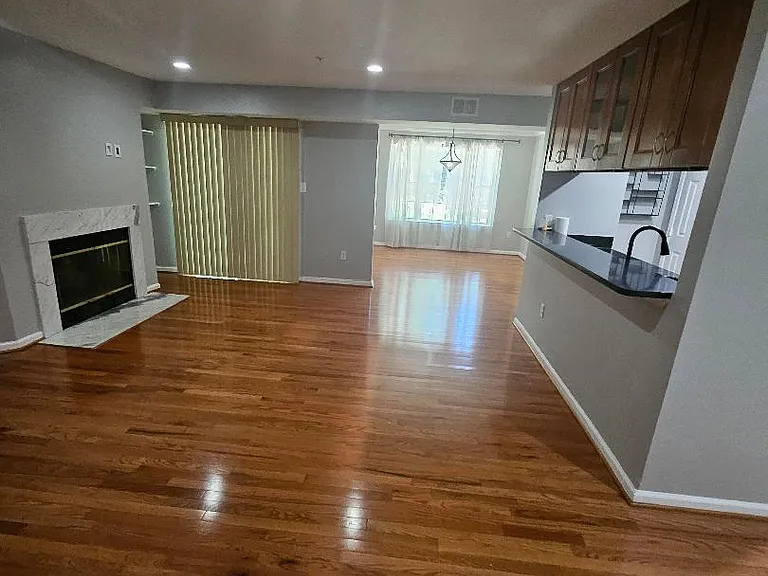 9811 Lake Pointe Ct #203 — Photo 16