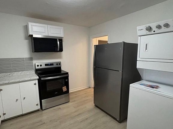 5th image of 2113 W 19th St