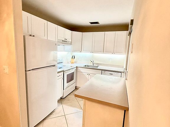 4th image of 84 Crooked Tree Lane #105