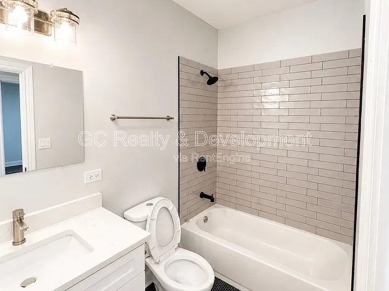 78 Pine Ave #2 — Photo 4