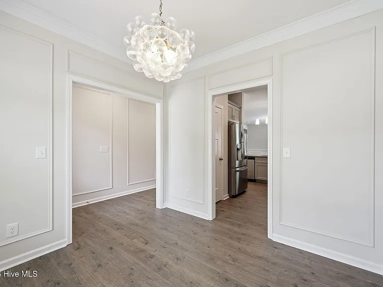 105 Village Dr — Photo 15