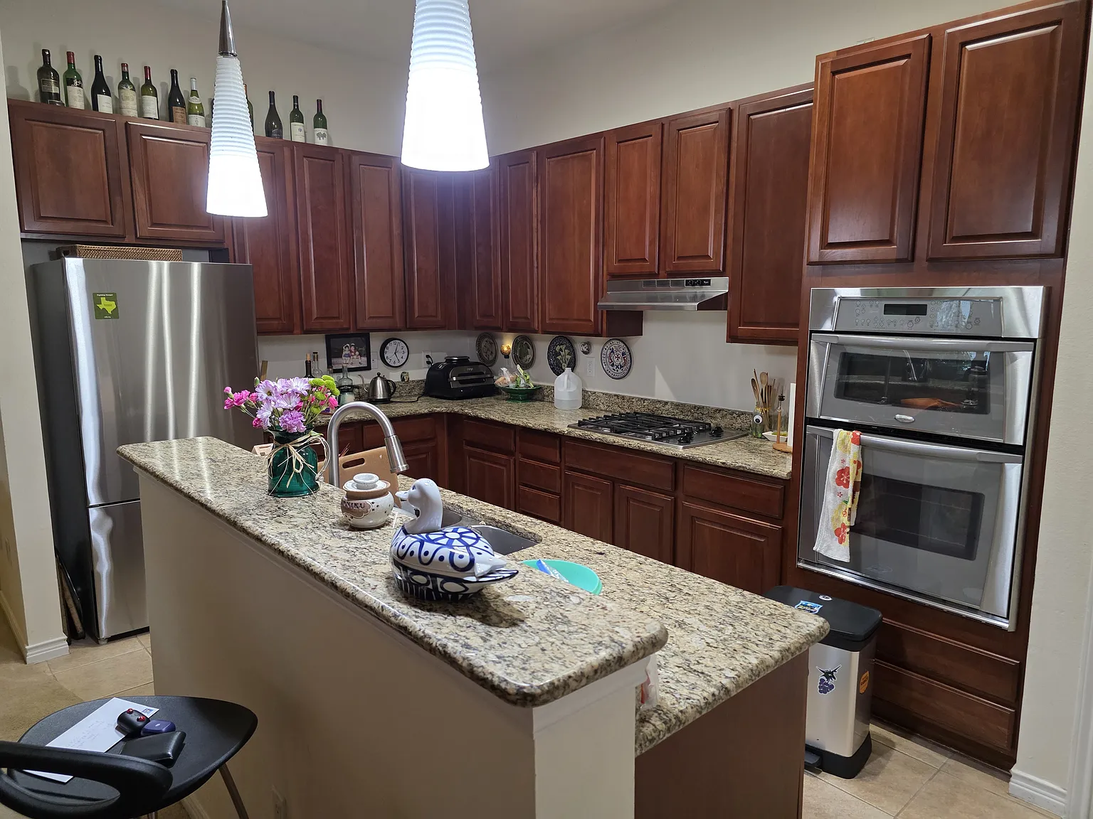 3 bed, 3.5 bath, 2187 sqft, $5,000 — Photo 2