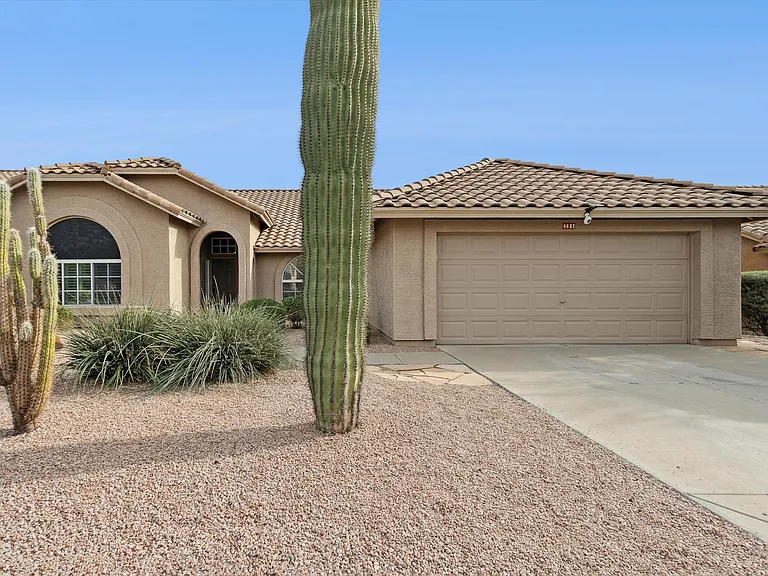 4637 E Fernwood Ct — Photo 25