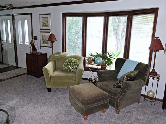 5th image of 4040 Vineland Dr