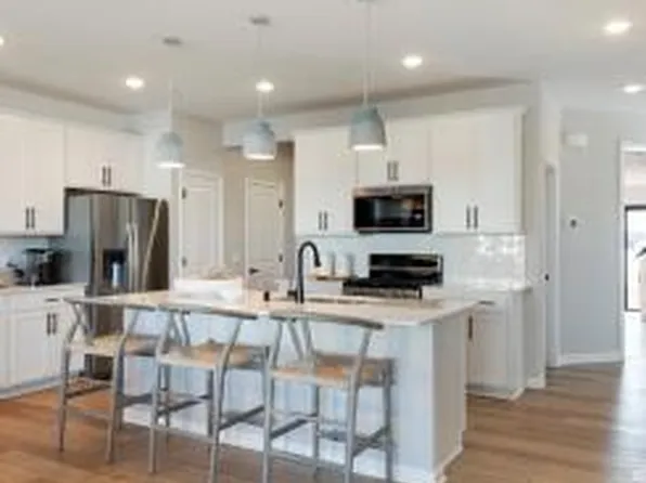 9273 Larimar Trl, Eden Prairie, MN 55347