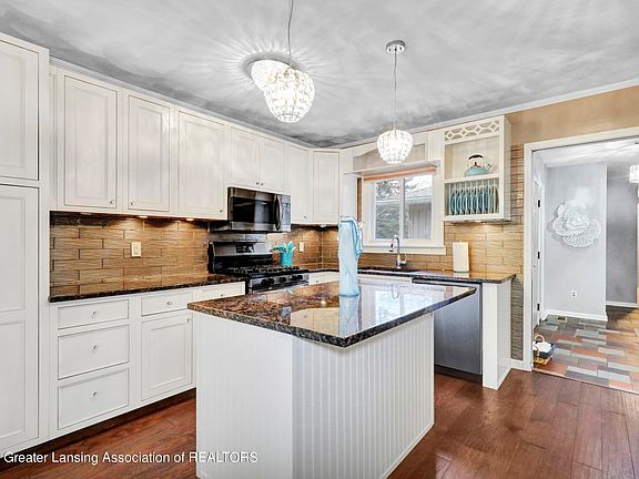 5th image of 821 Chesley Dr