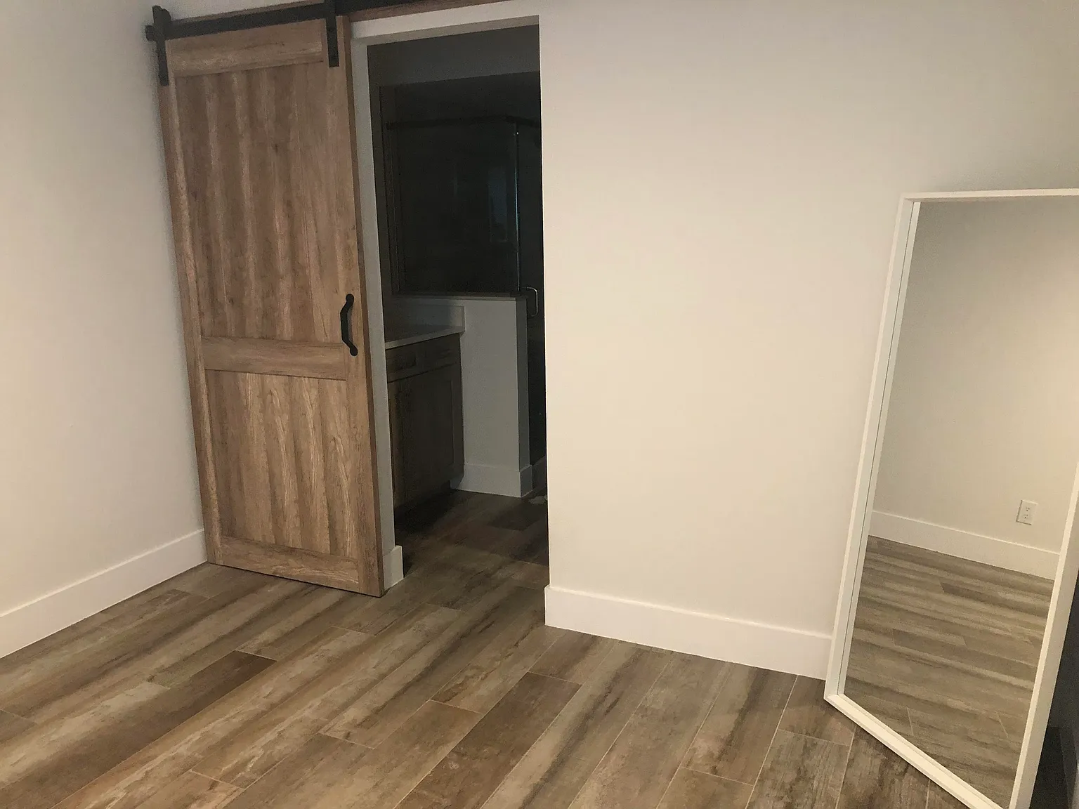 2 bed, 909 sqft, $2,000 — Photo 4