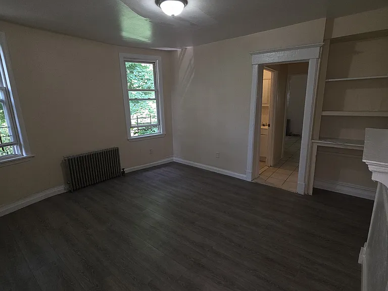 43 Currans Ln #3L — Photo 4
