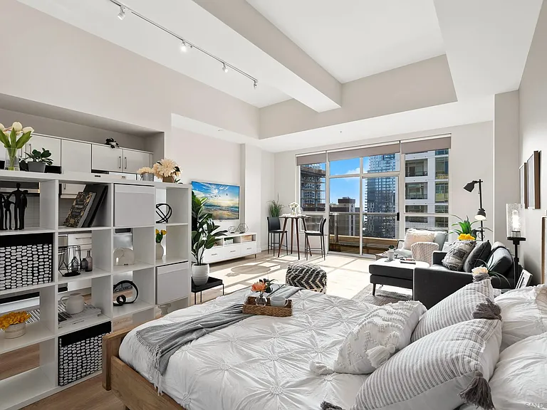 350 W Ash St #1006 — Photo 34