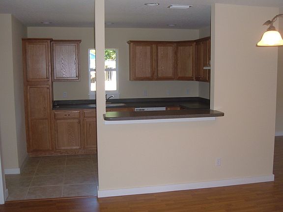 4th image of 1264 39th St