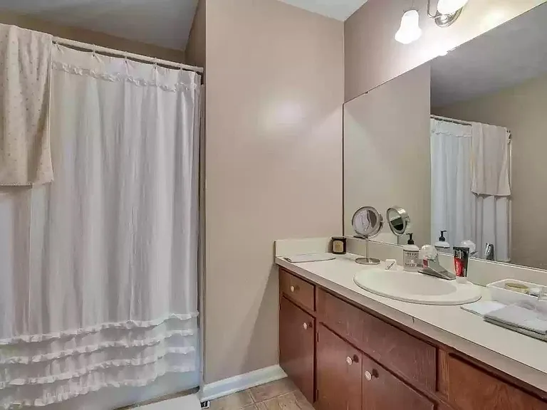 4553 Barclay Ln #C — Photo 10