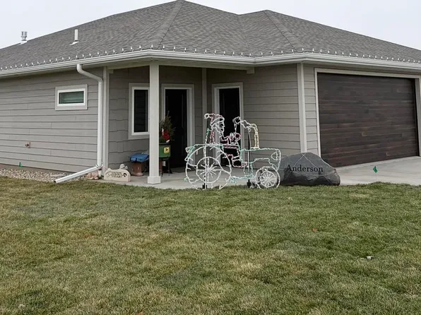 3734 Lincoln Ave, Spirit Lake, IA 51360