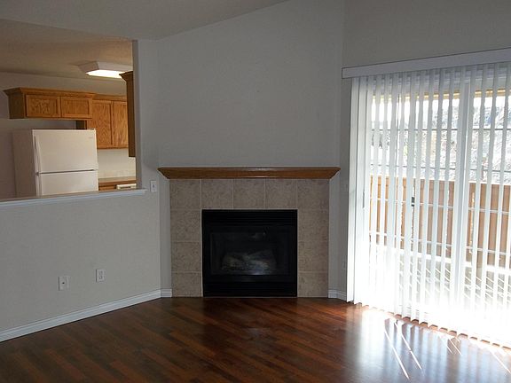 3rd image of 1335 Lake Cir #E9