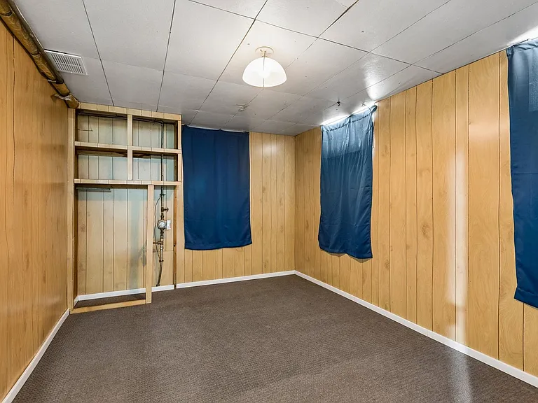 405 William St — Photo 21