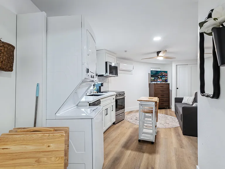 941 Red Rock Rd #D — Photo 14