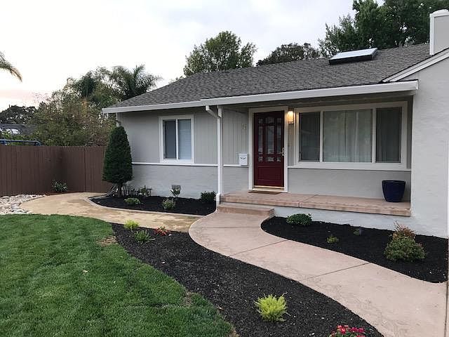 Single Story home on 1/4 flat acre lot!