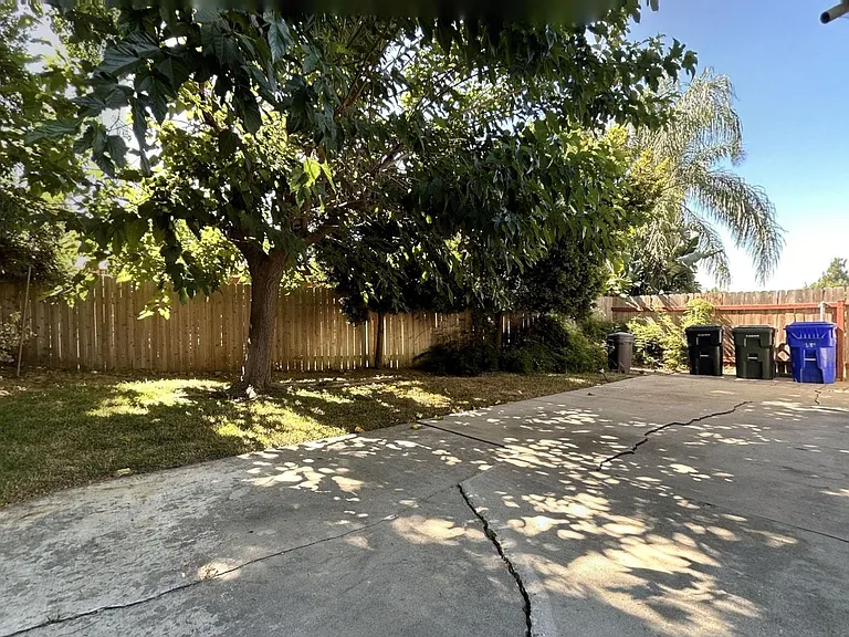 6064 Laura Ln — Photo 19