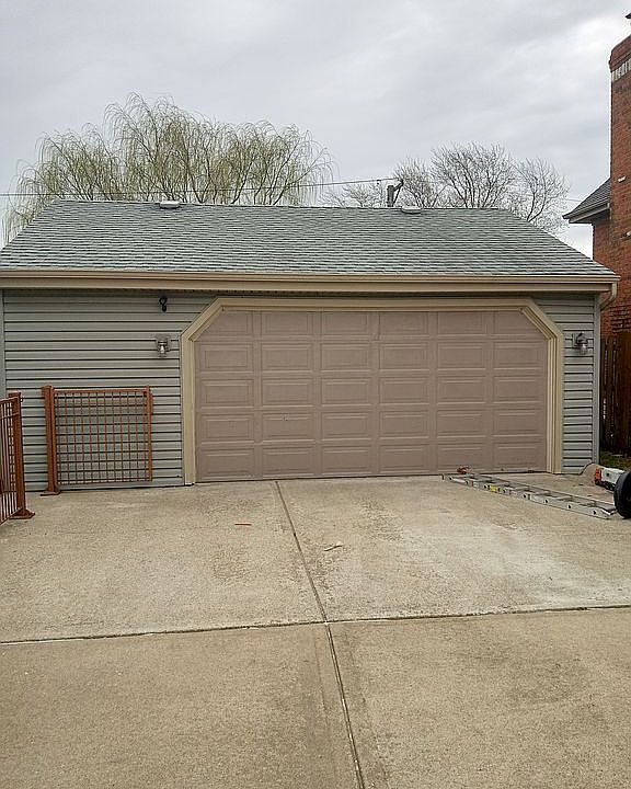 2nd image of 8125 S Newcastle Ave