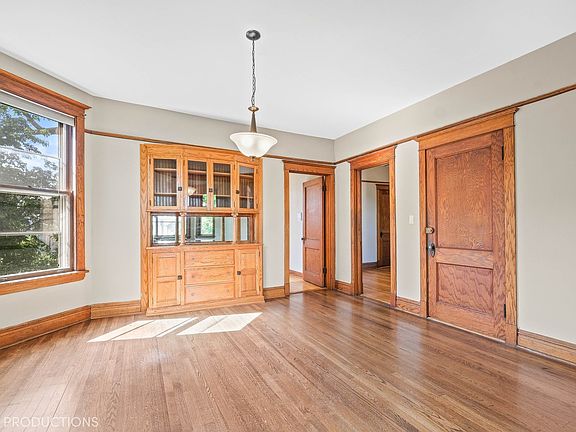 4th image of 3431 W Medill Ave