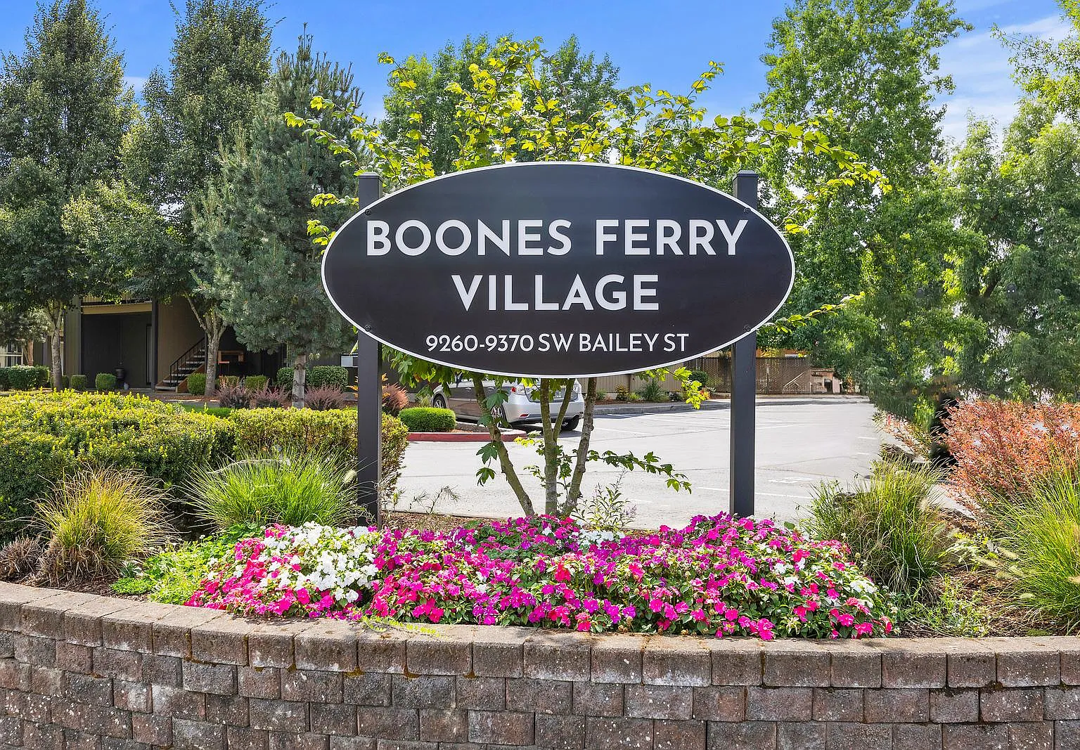 Boones Ferry Village — Photo 1