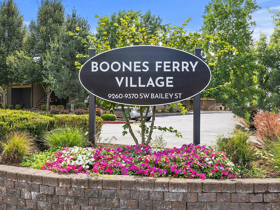 Boones Ferry Village