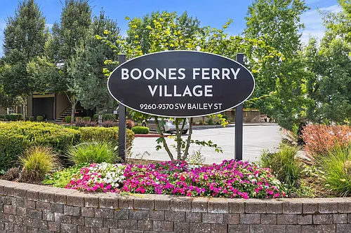 Boones Ferry Village Photo 1