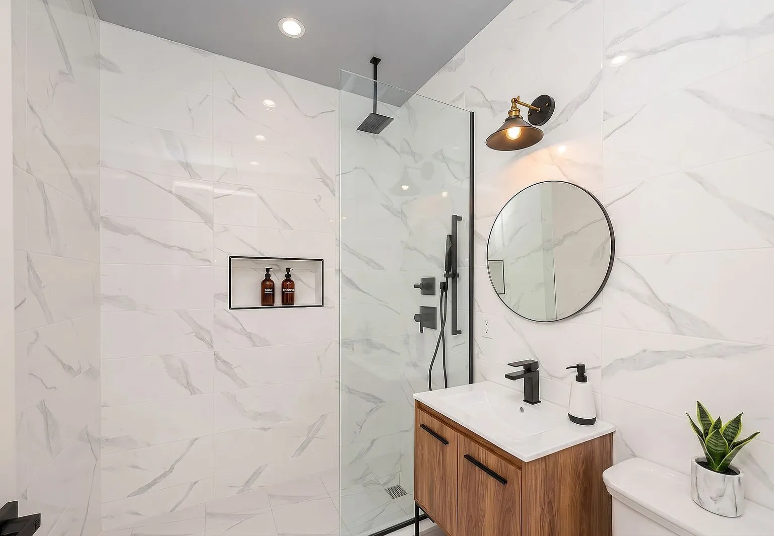 582 East 138th Street — Photo 3