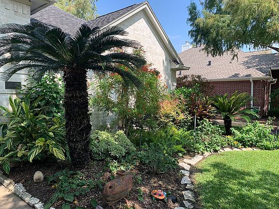 3rd image of 1619 Evergreen Ln