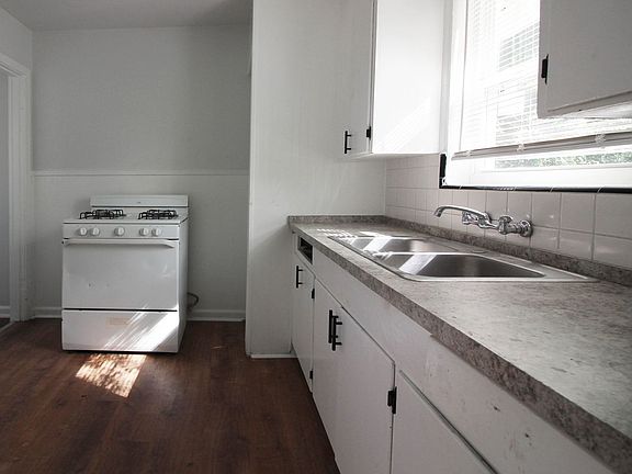 4th image of 118 Compton Ave APT 3
