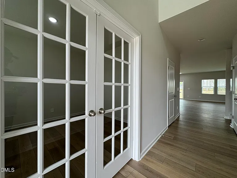 101 Klamath Dr — Photo 4
