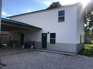 303 N Rechow Ave UNIT B, Bolivar, MO 65613