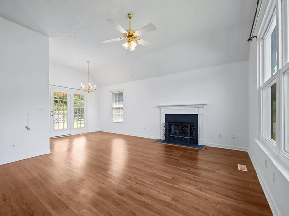 1905 Dunedin Dr, Old Hickory, TN 37138