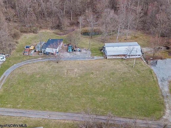 3rd image of 63 Longhorn Ln