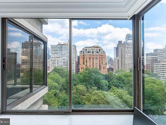 2nd image of 202 W Rittenhouse Sq #1108