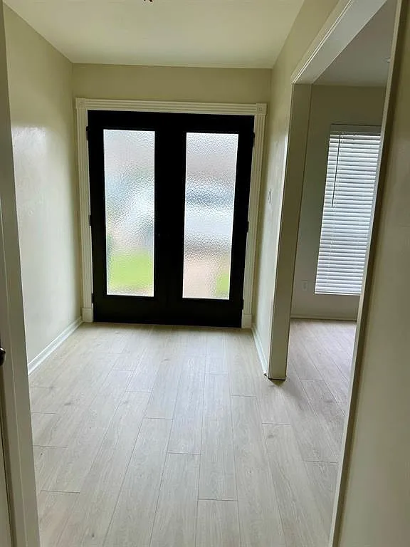 3 bed, 2.0 bath, 1760 sqft, $2,500 — Photo 3