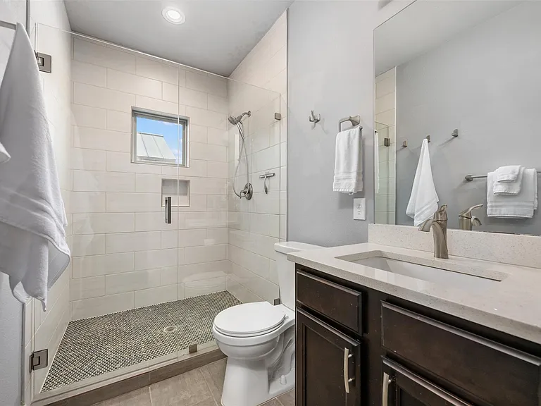 1310 Cedar Ave — Photo 18