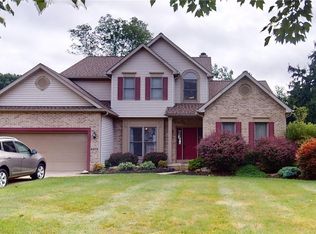 8573 Deep Cove Dr, Northfield, OH