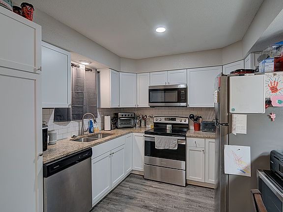 4th image of 3705 SW McDanial Ave