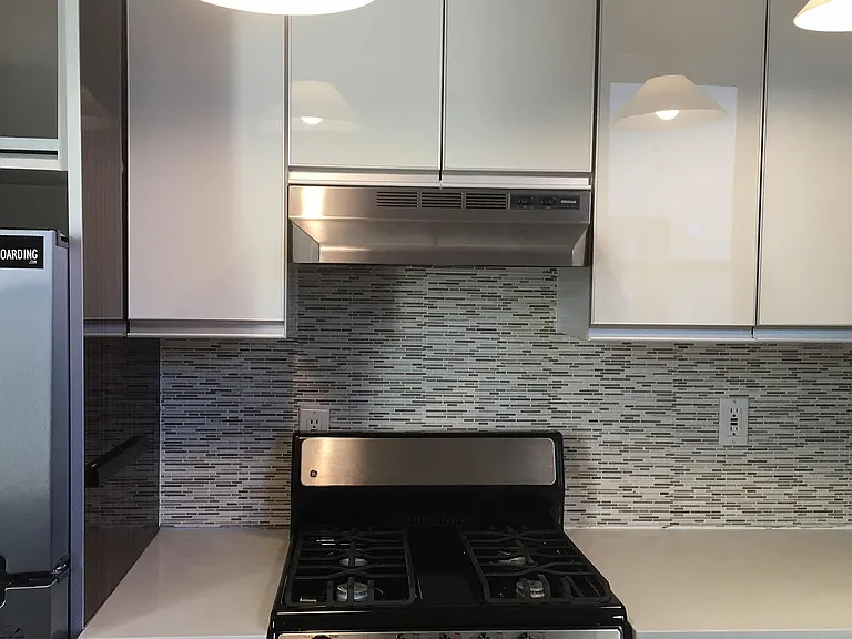 194 Humboldt St #3L — Photo 2