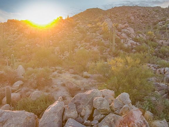 3rd image of 1768 W Tortolita Mountain Cir