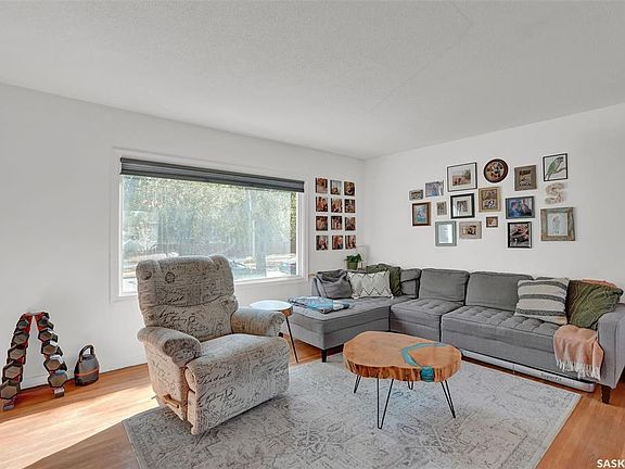 5th image of 210 Broadway AVENUE