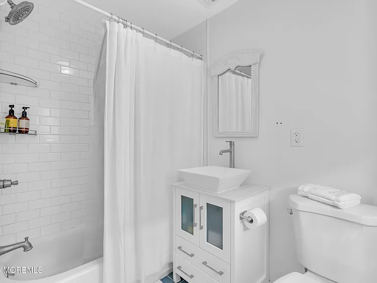 629 Redmond Ave — Photo 5