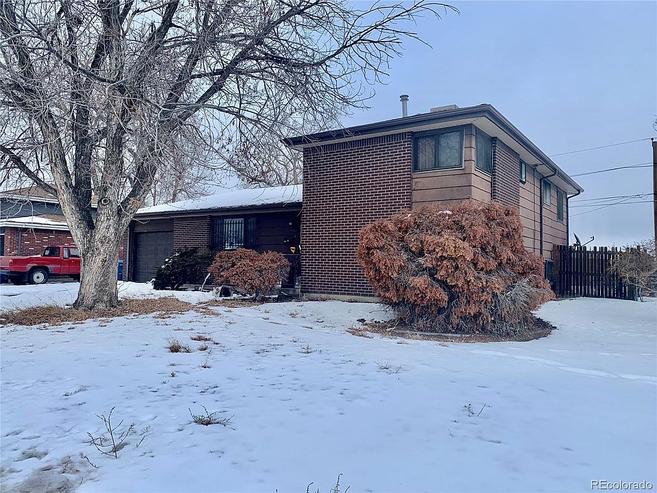 2nd image of 3216 Carson St