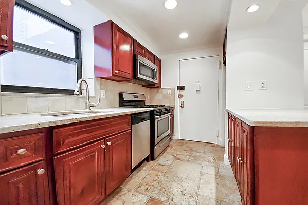 Rented by Warburg | media 4