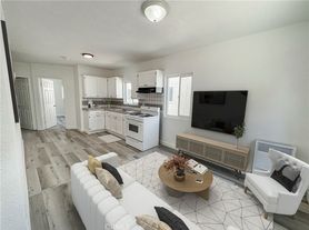 1735 W 84th Pl