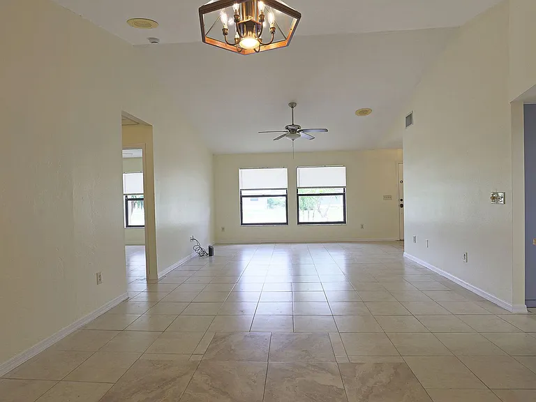 1398 Evalena Ln — Photo 4