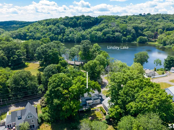 208 Twin Lakes Road, North Branford, CT 06471