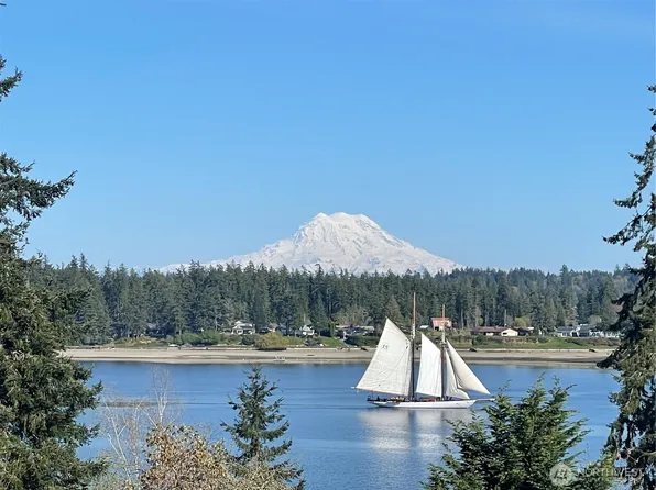 7746 Manzanita Drive NW, Olympia, WA 98502