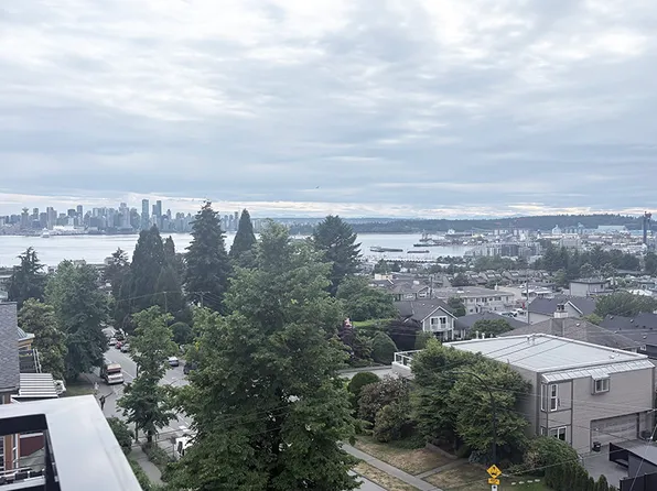 181 W 6th St #406, North Vancouver, BC V7M 1K4