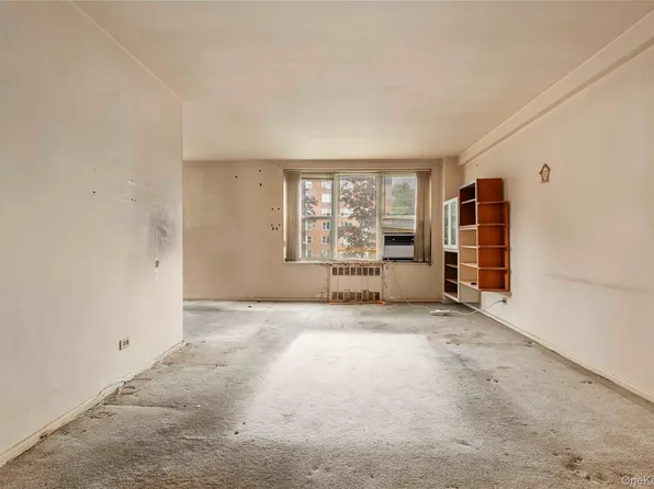 209-25 18th Avenue #2G, Bayside, NY 11360
